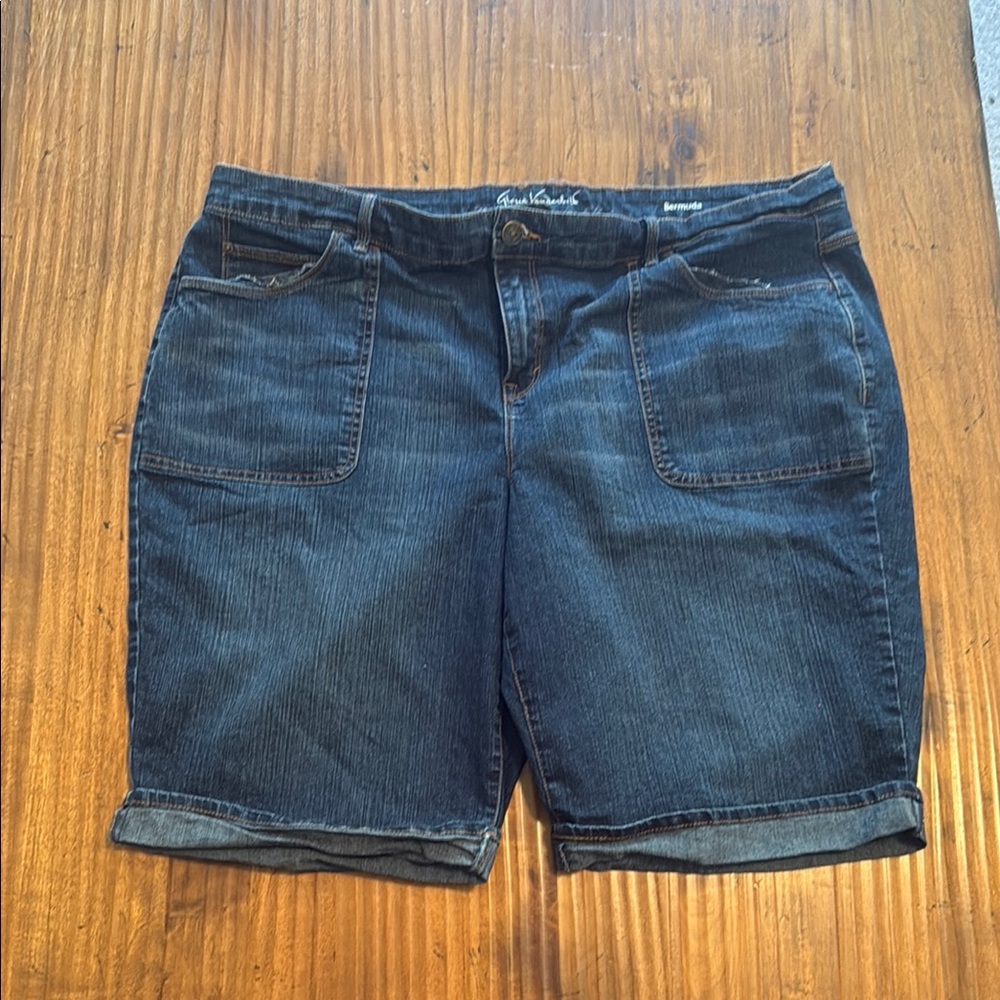 Gloria Vanderbilt Blue Denim Jean Shorts Frayed Hem